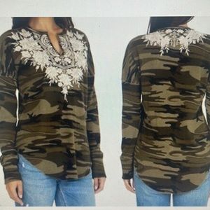 JOHNNY WAS LOS ANGELES CHRISTINA CAMO THERMAL TOP.